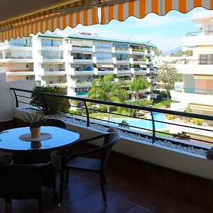 Apartamento En Junto A Campos De Golf, Marbella
